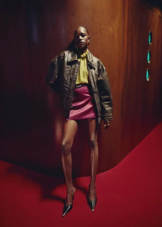 Saténová krátká sukně