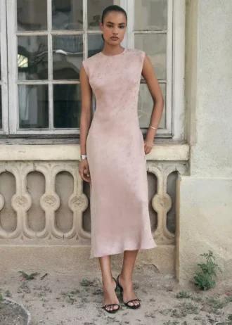 Saténové květinové žakárové šaty