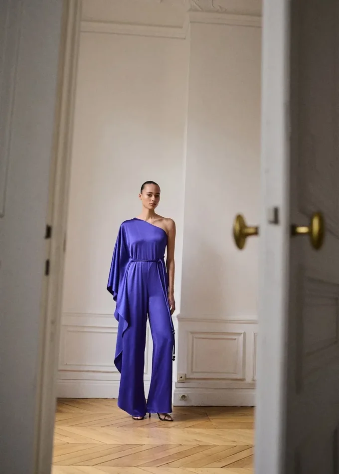 Saténový maxi-volánový overal Saténový maxi-volánový overal