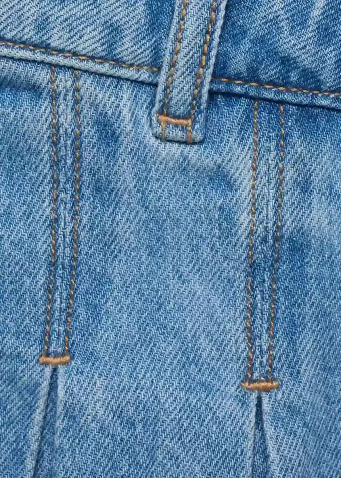 Skládaná džínová sukně