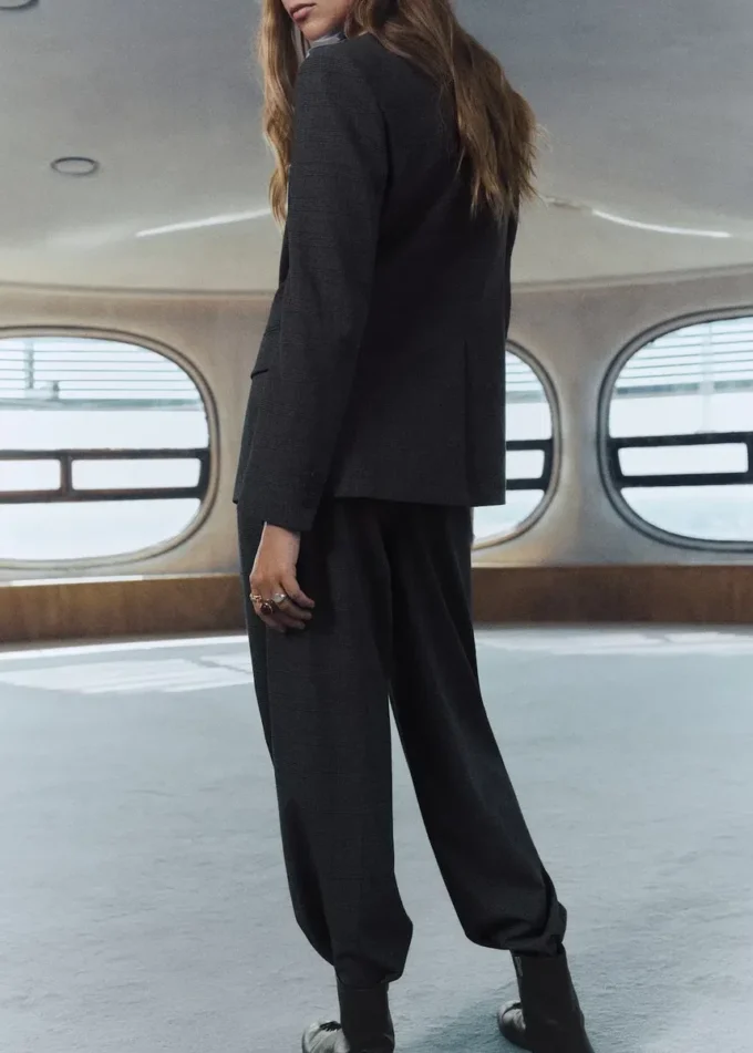 Skládané kalhoty s kostkovaným potiskem Skládané kalhoty s kostkovaným potiskem