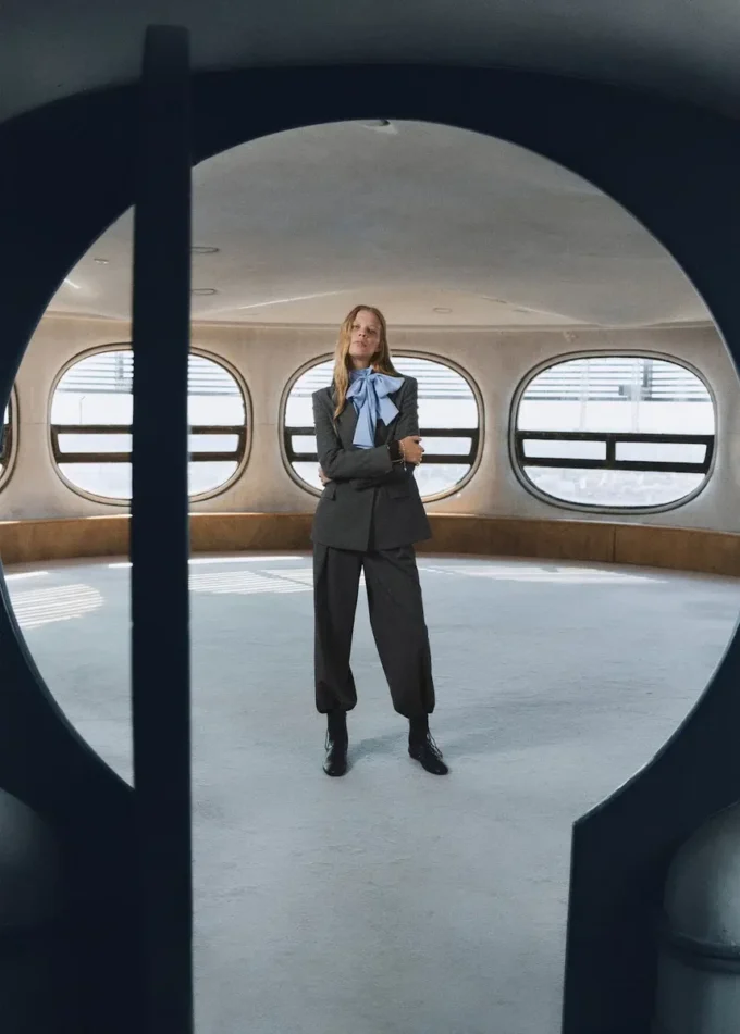 Skládané kalhoty s kostkovaným potiskem Skládané kalhoty s kostkovaným potiskem