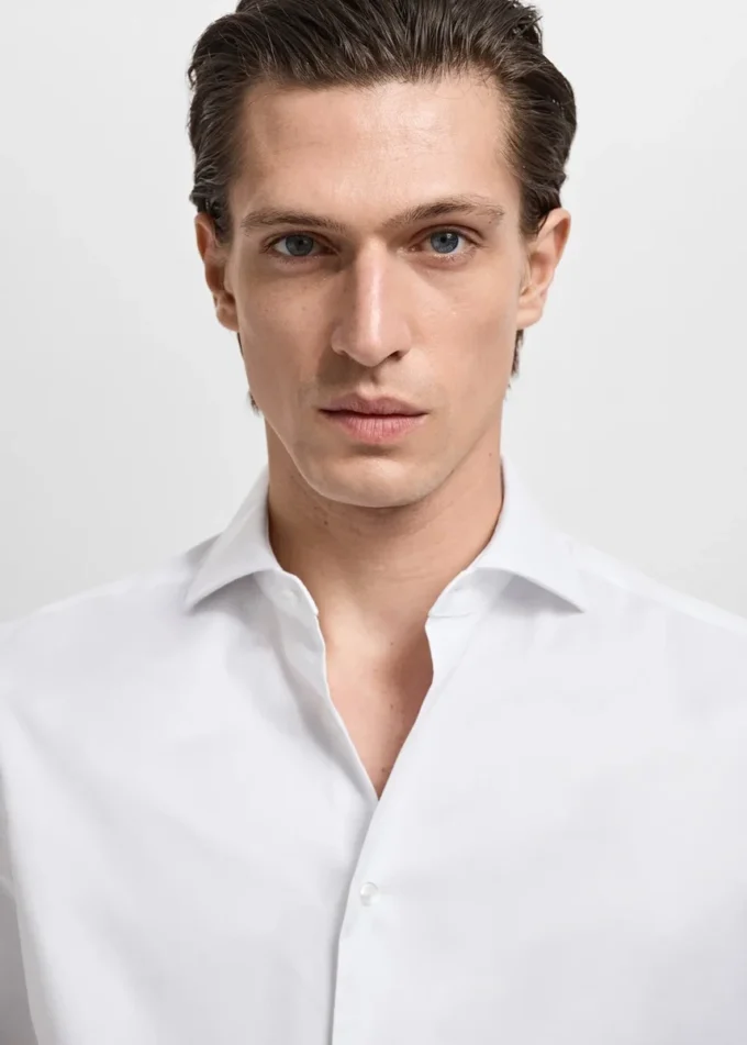 Slim fit oblek z keprové tkaniny s manžetovými knoflíčky Slim fit oblek z keprové tkaniny s manžetovými knoflíčky