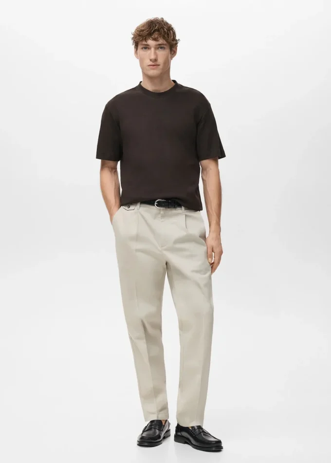 Středně těžké tričko s regular střihem Středně těžké tričko s regular střihem