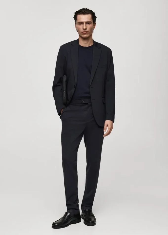 Středně těžké tričko s regular střihem Středně těžké tričko s regular střihem