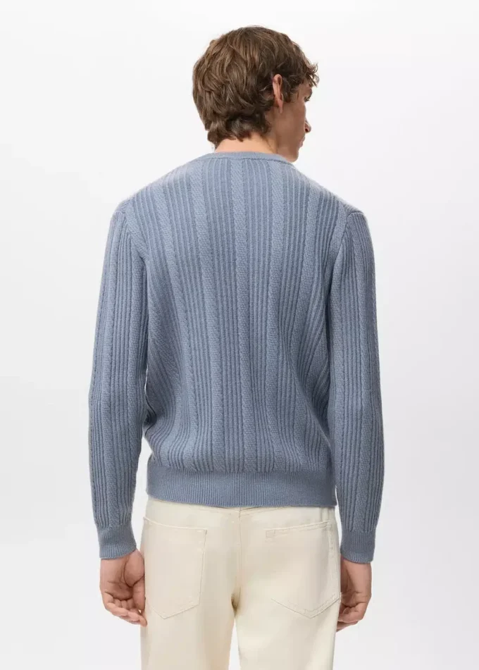 Strukturovaný pletený svetr