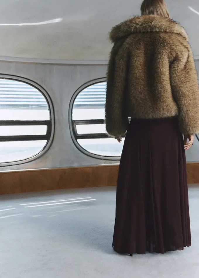 Sukně s godetovým detailem a páskem Sukně s godetovým detailem a páskem