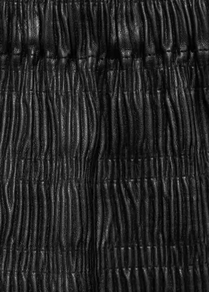 Sukně se záhyby v imitaci kůže Sukně se záhyby v imitaci kůže