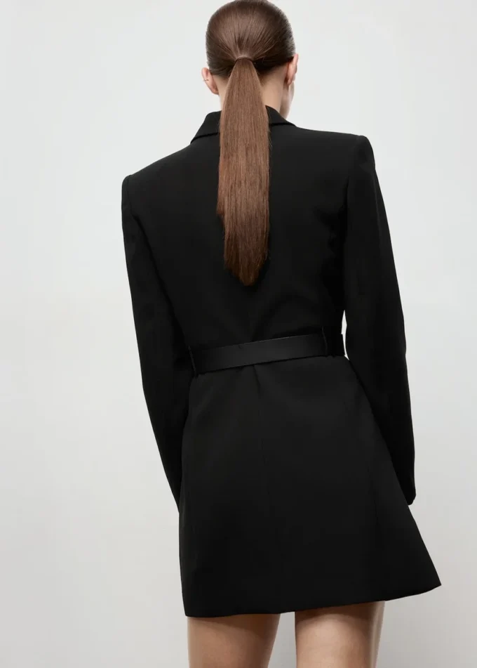 Sukně ve stylu blejzru s páskem Sukně ve stylu blejzru s páskem