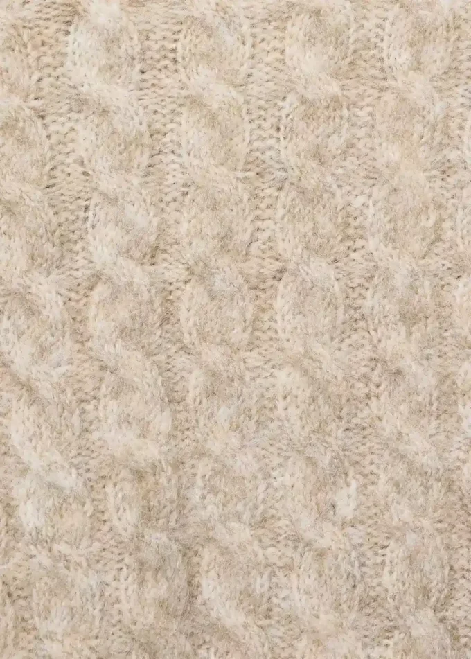 Svetr s copánkovým vzorem Svetr s copánkovým vzorem