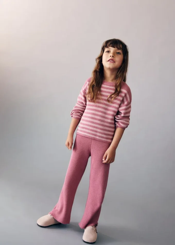 Svetr s detaily knoflíků Svetr s detaily knoflíků