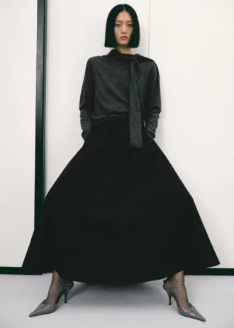 Svetr s kombinovaným designem