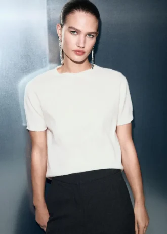 Svetr s krátkými rukávy a flitry Svetr s krátkými rukávy a flitry