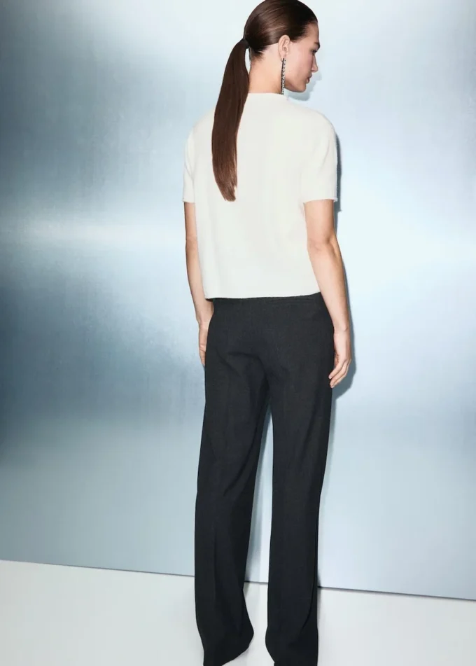 Svetr s krátkými rukávy a flitry Svetr s krátkými rukávy a flitry