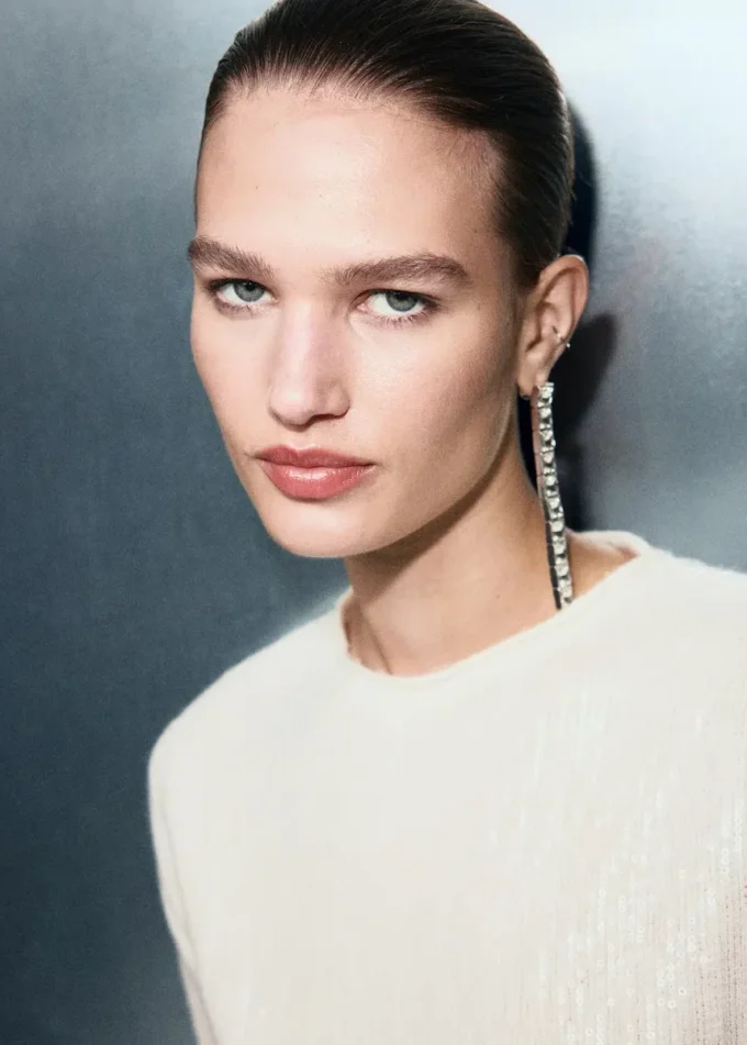 Svetr s krátkými rukávy a flitry Svetr s krátkými rukávy a flitry