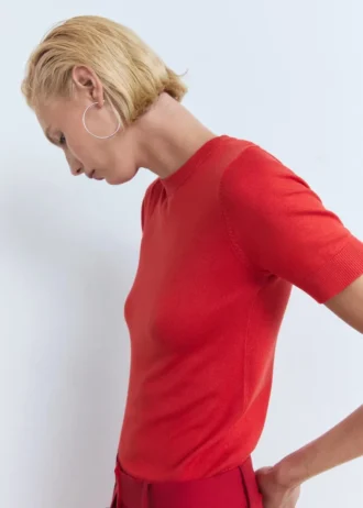 Svetr s krátkými rukávy z jemné pleteniny