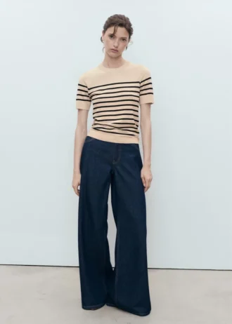 Svetr s krátkými rukávy z jemné pleteniny