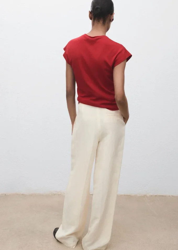 Svetr s krátkými rukávy z jemné pleteniny Svetr s krátkými rukávy z jemné pleteniny