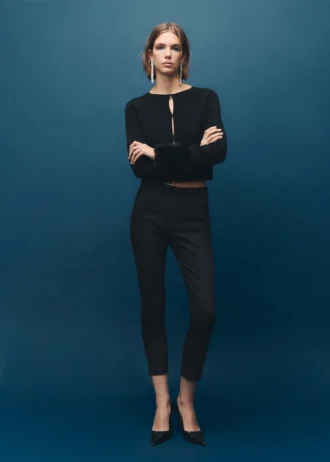 Svetr s manžetami z umělé kožešiny