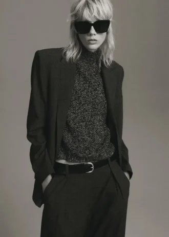 Svetr s melírovaným rolákem