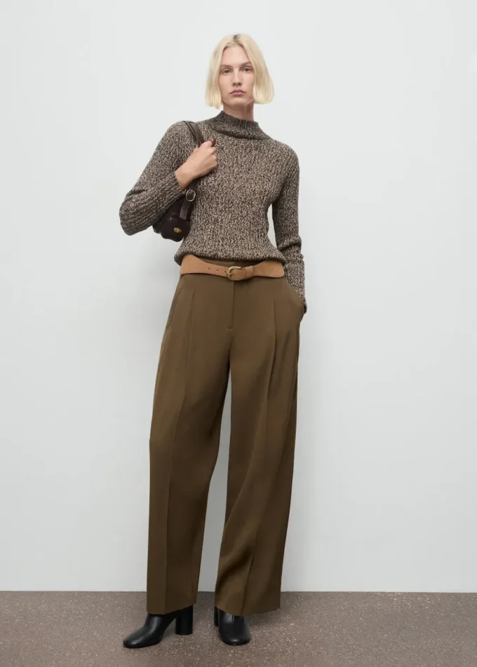 Svetr s melírovaným rolákem Svetr s melírovaným rolákem