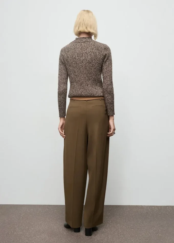 Svetr s melírovaným rolákem Svetr s melírovaným rolákem