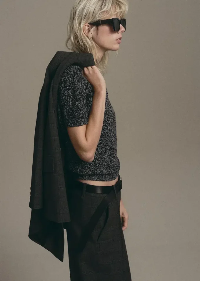 Svetr s melírovaným rolákem Svetr s melírovaným rolákem