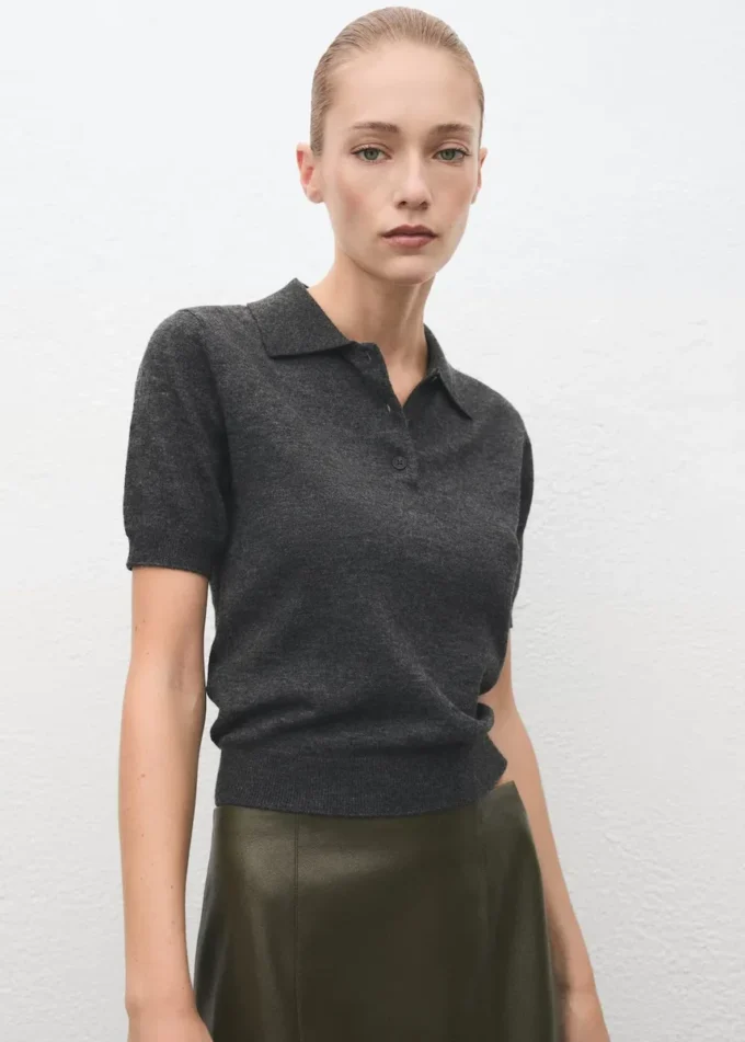 Svetr s rolákem Svetr s rolákem