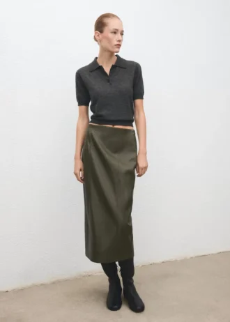 Svetr s rolákem Svetr s rolákem