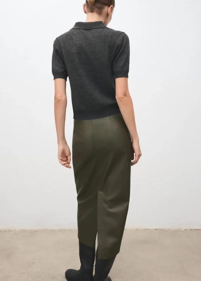 Svetr s rolákem Svetr s rolákem