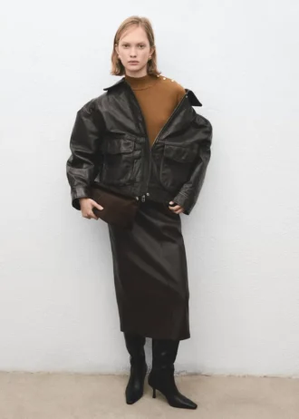 Svetr s rolákem a knoflíky