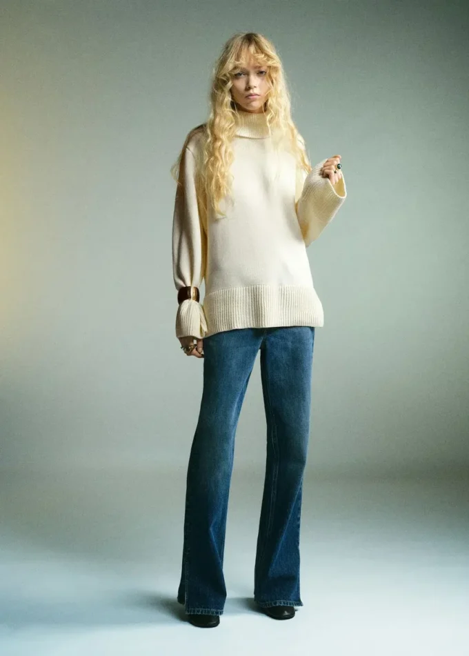 Svetr s rolákem a rozparky Svetr s rolákem a rozparky