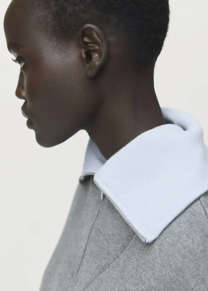 Svetr s rolákem a zipem Svetr s rolákem a zipem