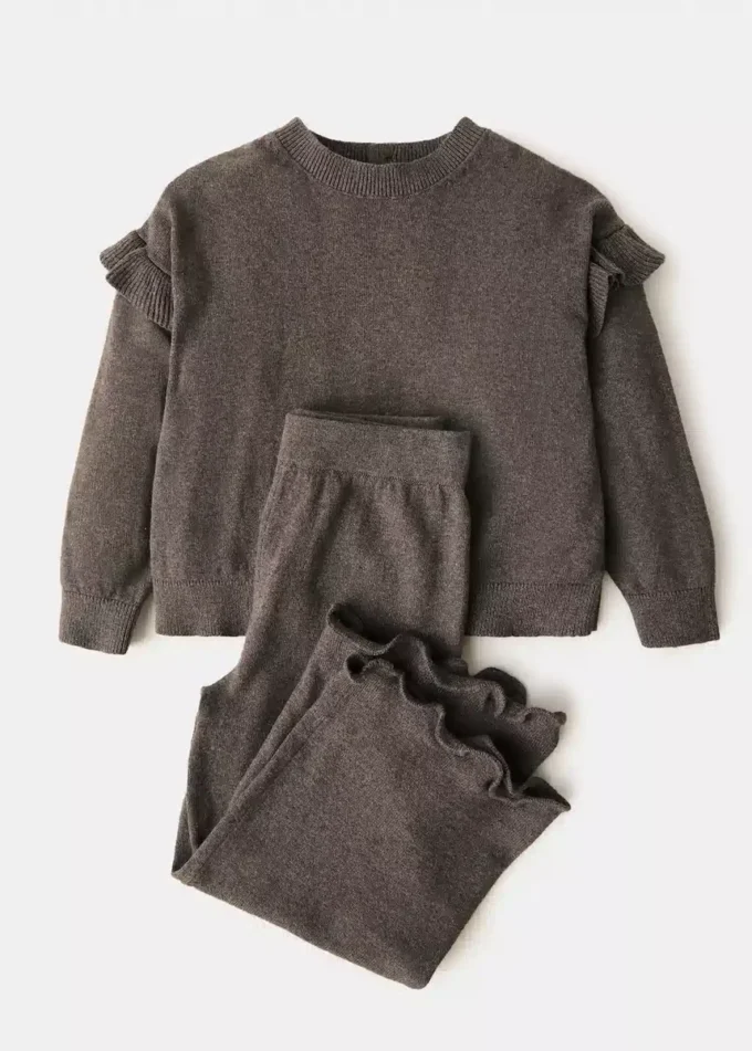 Svetr s volánky Svetr s volánky