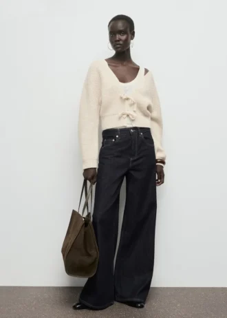 Svetr s výstřihem do V a mašlemi