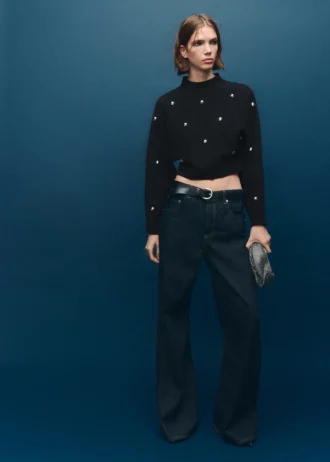 Svetr s výstřihem Perkins a kuličkami