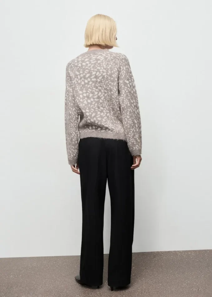 Svetr s zvířecím potiskem Svetr s zvířecím potiskem