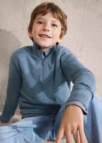 Svetr se zipem u krku Svetr se zipem u krku