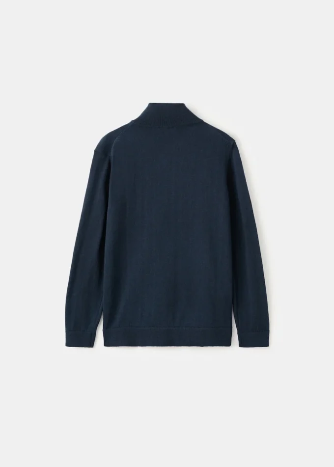 Svetr se zipem u krku Svetr se zipem u krku