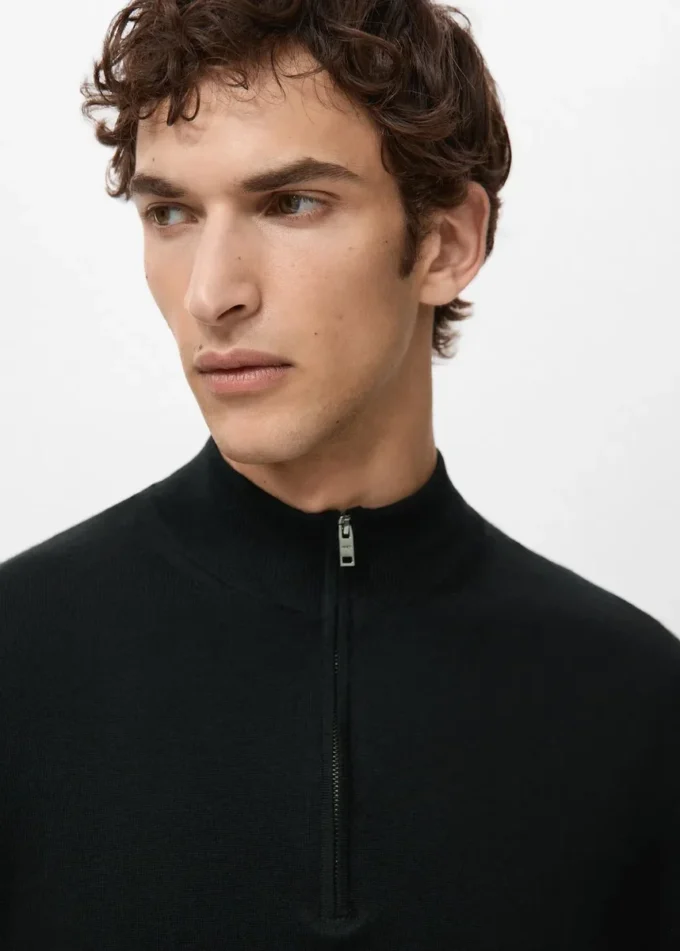 Svetr se zipem u krku ze 100% merino vlny Svetr se zipem u krku ze 100% merino vlny