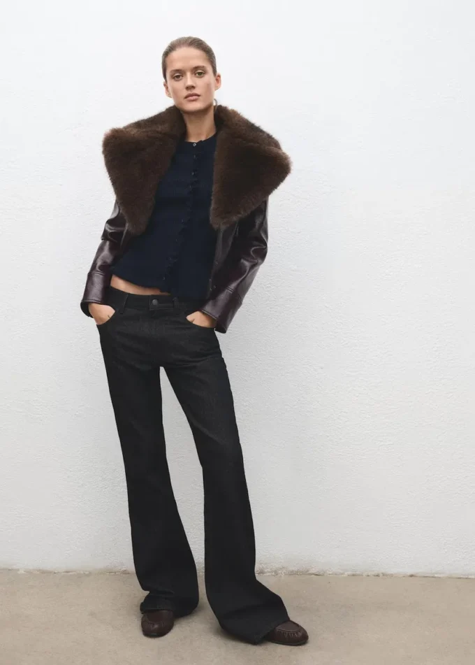 Svetr se zoubkovanými okraji Svetr se zoubkovanými okraji