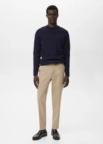 Svetr střední pleteniny s regular střihem Svetr střední pleteniny s regular střihem