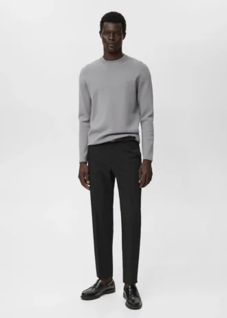 Svetr střední pleteniny s regular střihem Svetr střední pleteniny s regular střihem