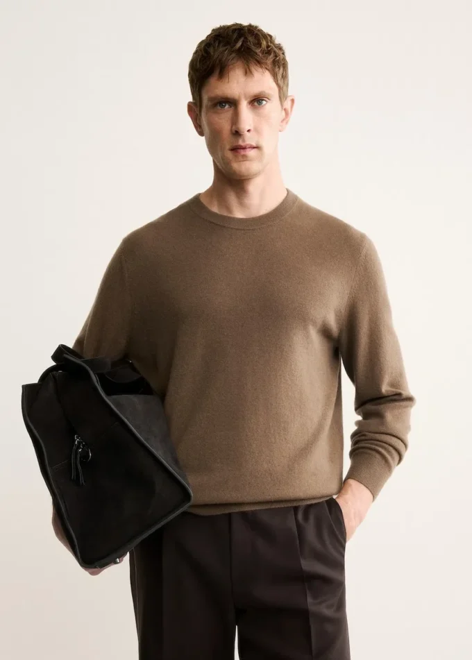 Svetr z 100% kašmíru, regular fit Svetr z 100% kašmíru, regular fit