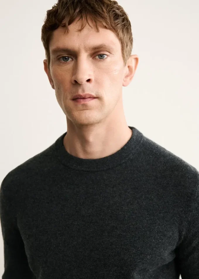 Svetr z 100% kašmíru, regular fit Svetr z 100% kašmíru, regular fit