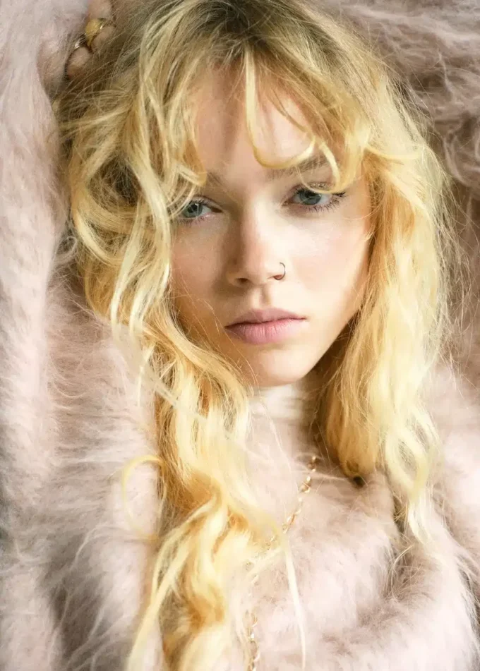 Svetr z umělé kožešiny