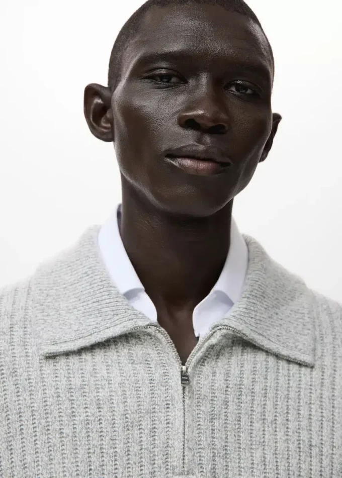 Svetr z vlněné směsi se zipem Svetr z vlněné směsi se zipem