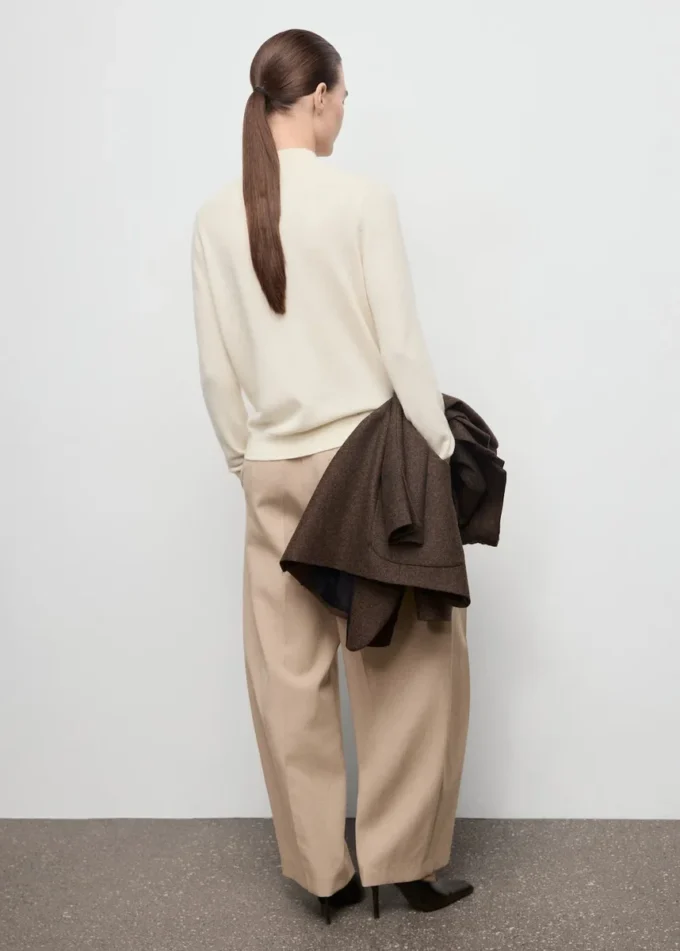 Svetr ze 100% kašmíru s rolákovým výstřihem Svetr ze 100% kašmíru s rolákovým výstřihem