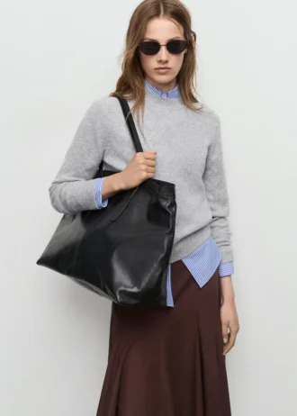 Svetr ze středně silné pleteniny Svetr ze středně silné pleteniny