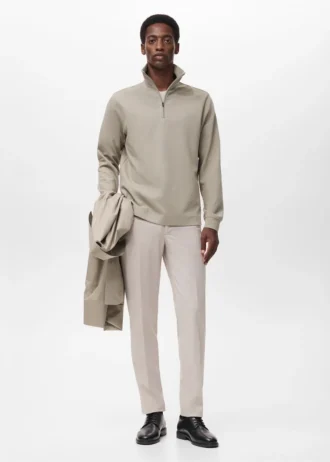 Technická mikina se zipem a regular střihem Technická mikina se zipem a regular střihem